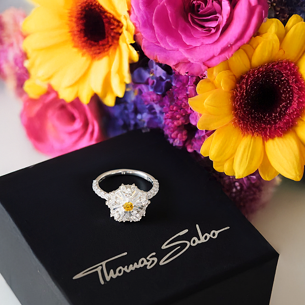 Cocktailring Blume Lovely Daisy mit Steinen Silber