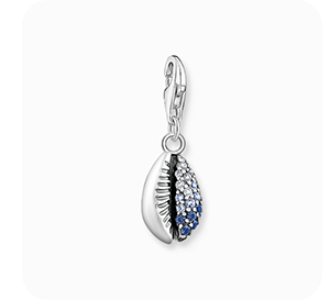 Charm pendant shell with blue stones silver