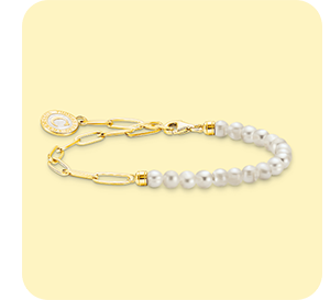 Member Charm bracelet with white pearls and Charmista disc gold plated