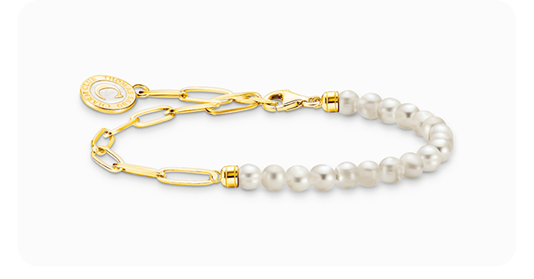Member Charm bracelet with white pearls and Charmista disc gold plated