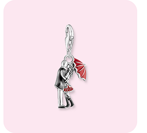 Silver charm pendant with kissing couple