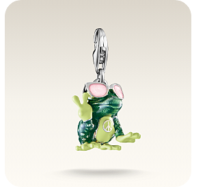 Silver charm pendant frog