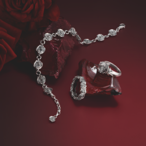 MIDNIGHT ROSE