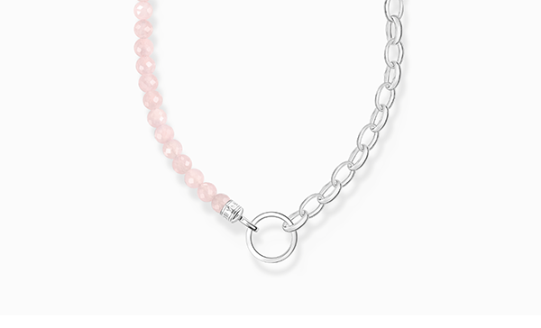 Charm necklace with beads of rose quartz and chain links silver