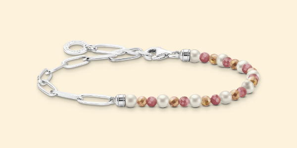 Charm-Armband mit bunten Beads und weißen Perlen Silber